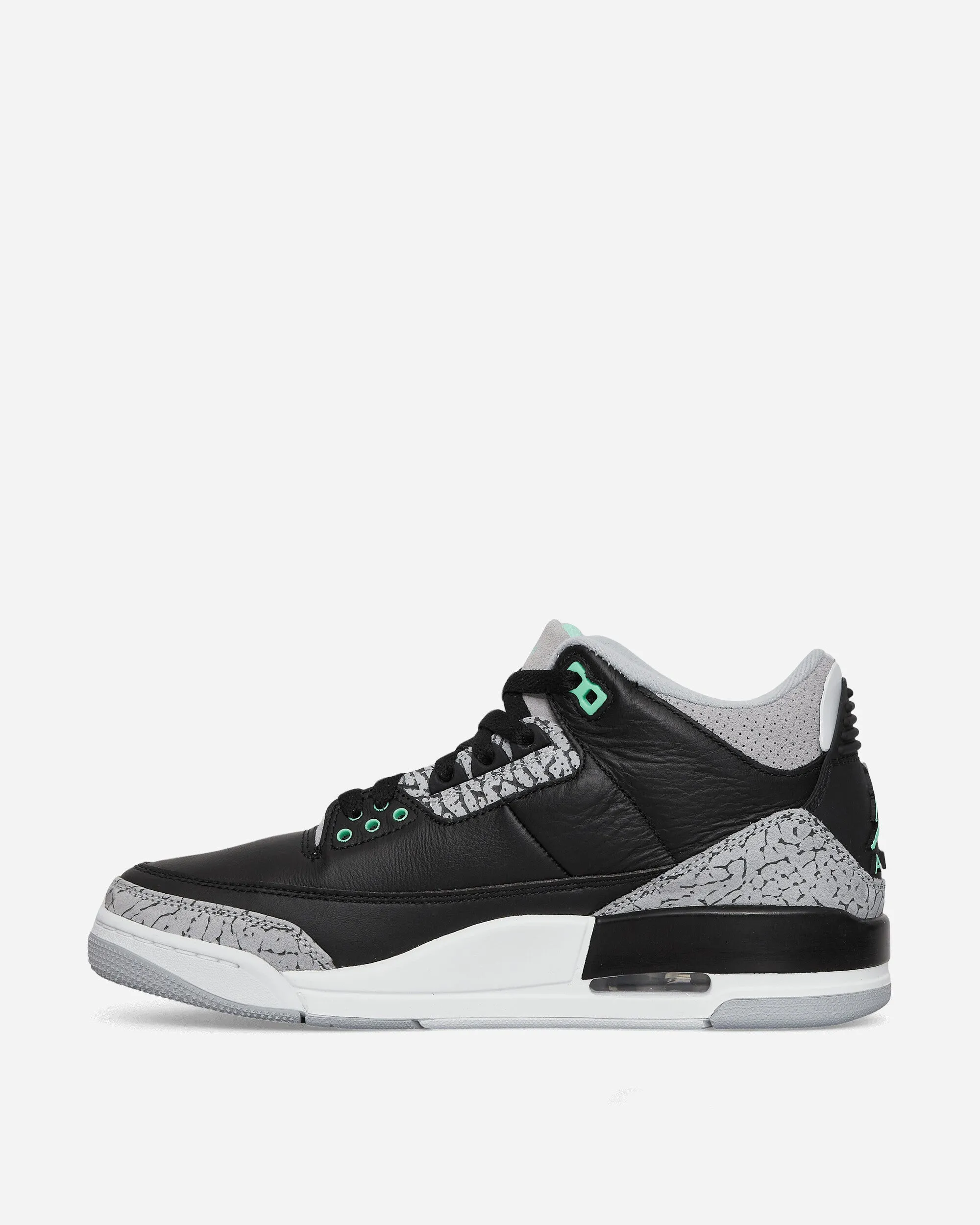 Air Jordan 3 Retro Sneakers Black / Green Glow