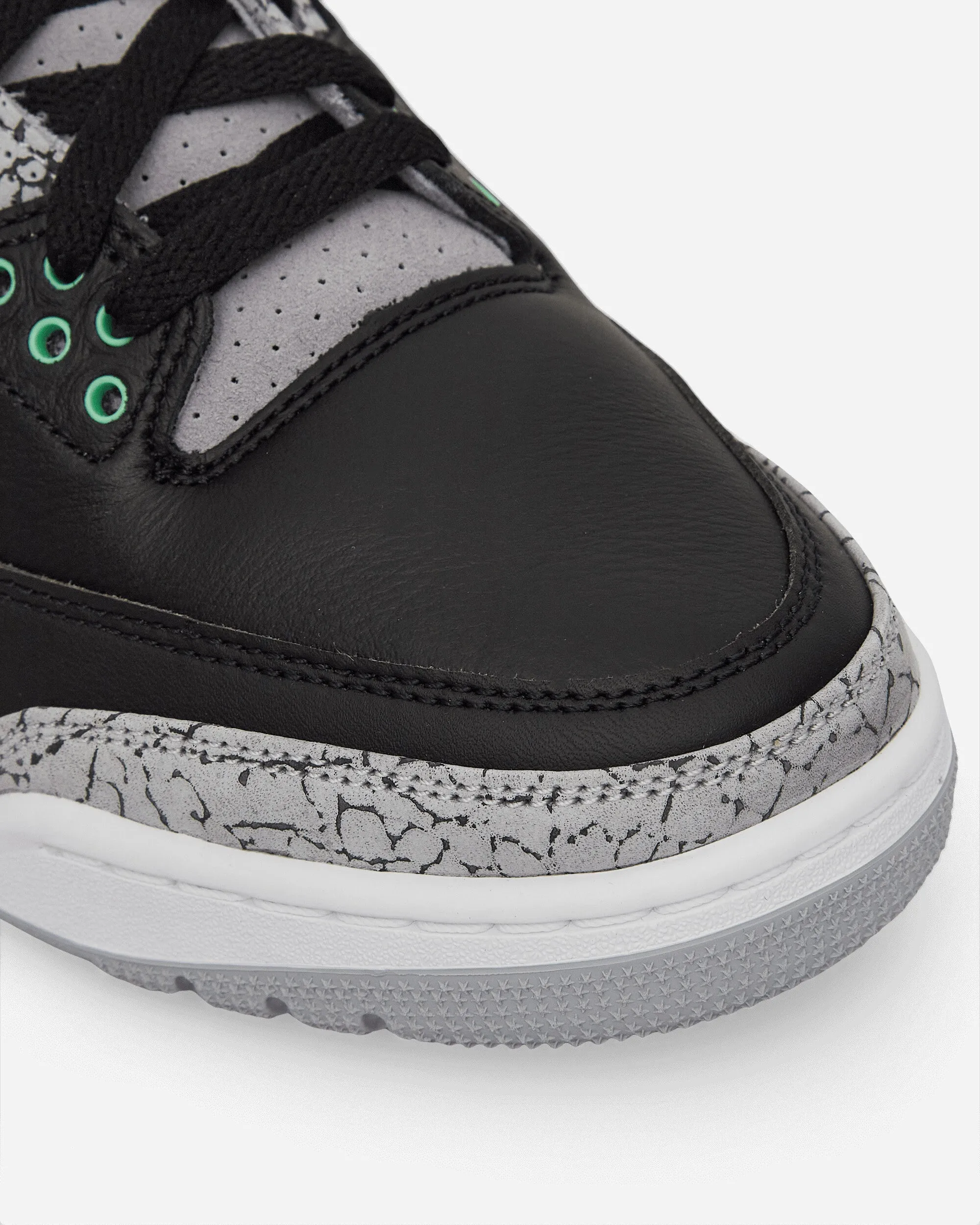 Air Jordan 3 Retro Sneakers Black / Green Glow