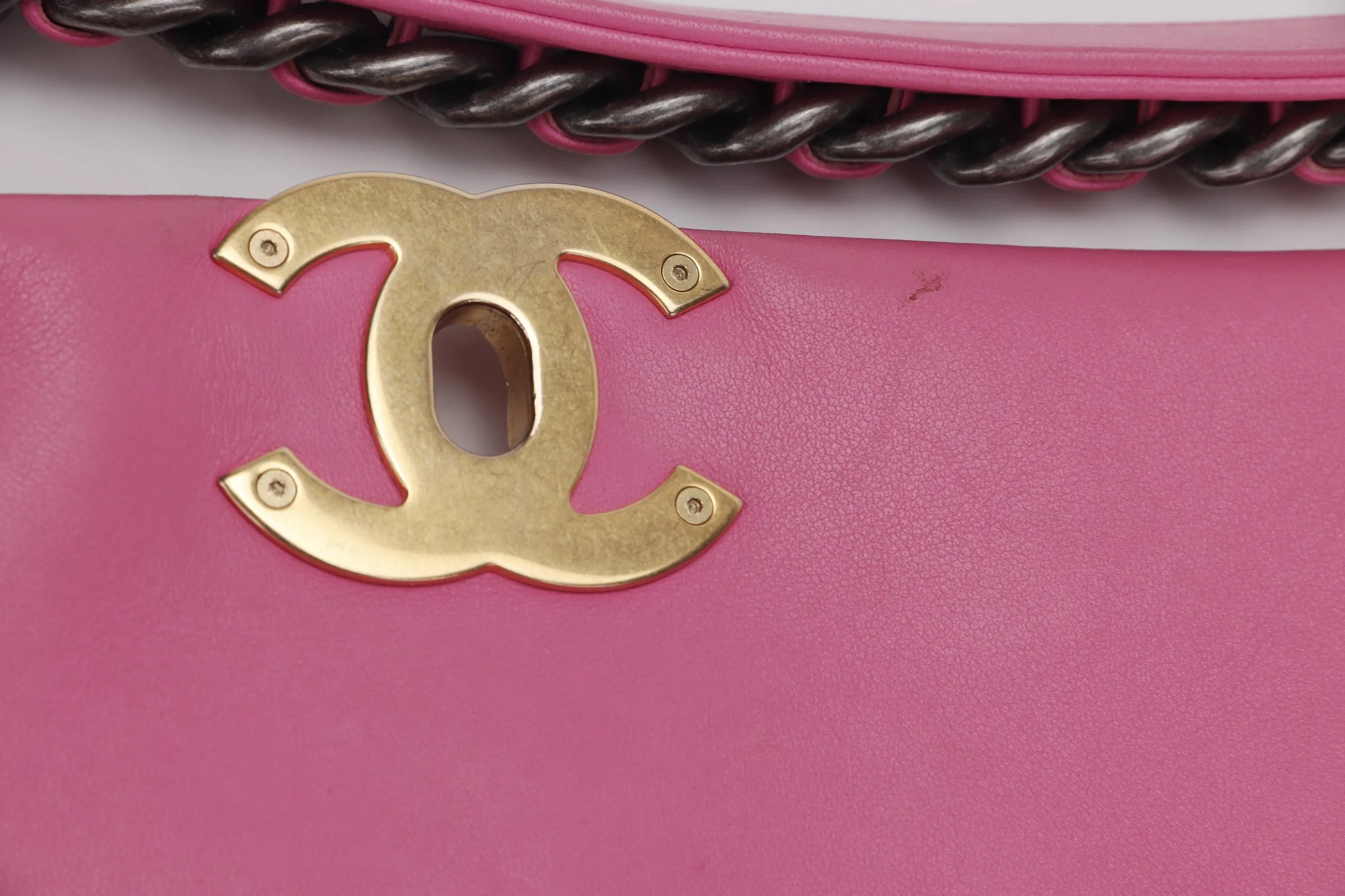 CHANEL 19 (3128xxxx) MAXI PINK LAMBSKIN MIXED HARDWARE, WITH DUST COVER & BOX, NO CARD