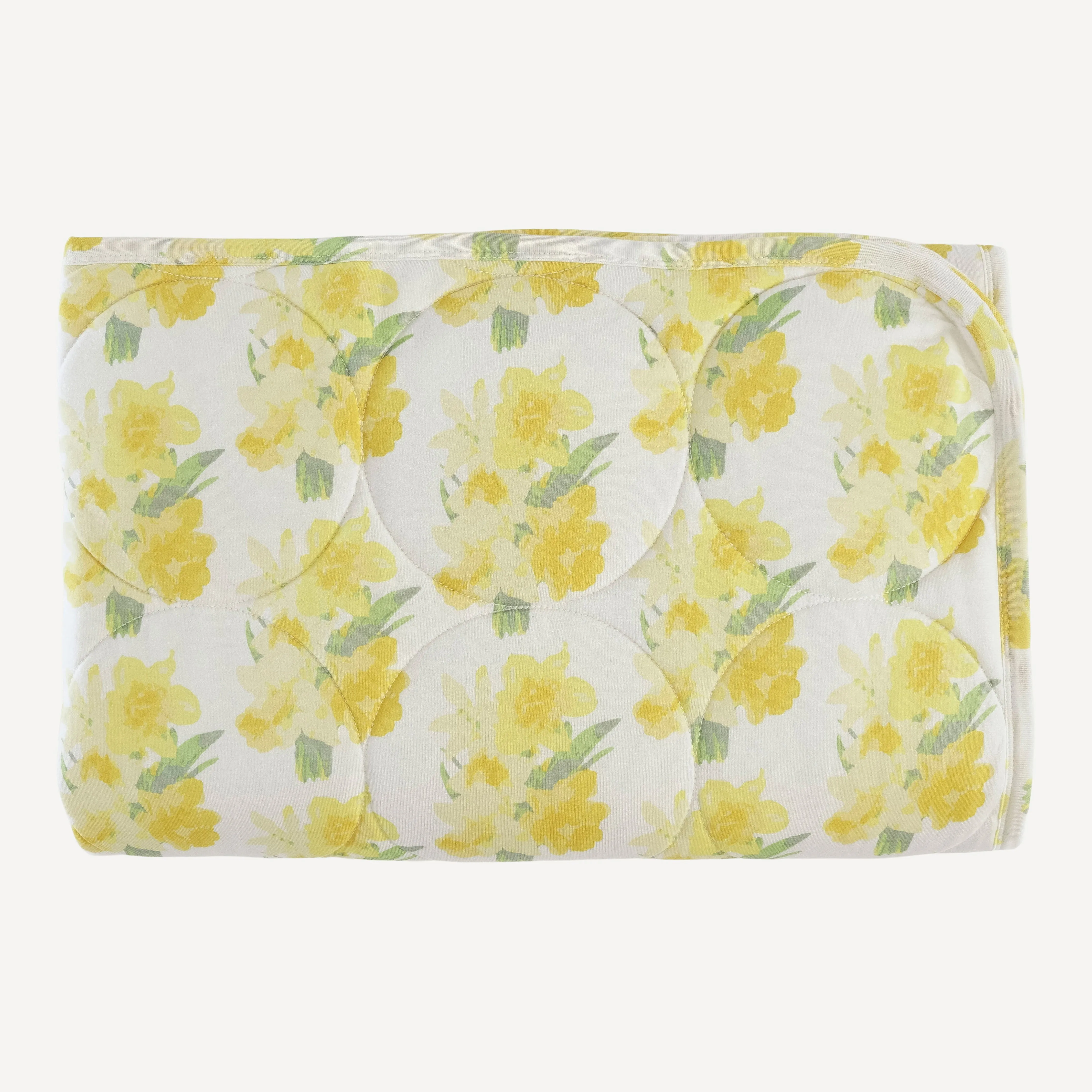 classic circle quilt | watercolor daffodil | lenzing modal