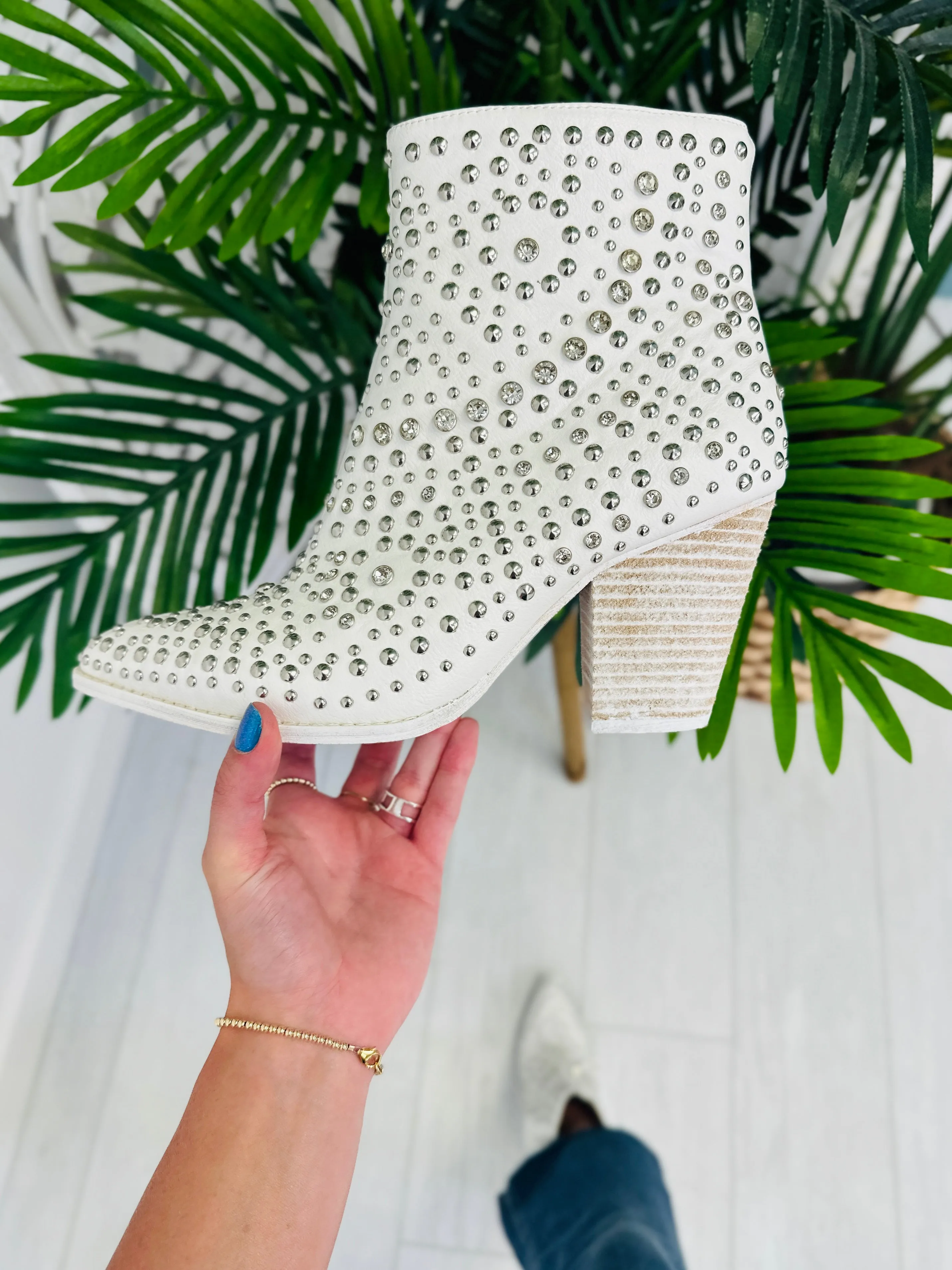 Dance With A Sparkle Booties In White