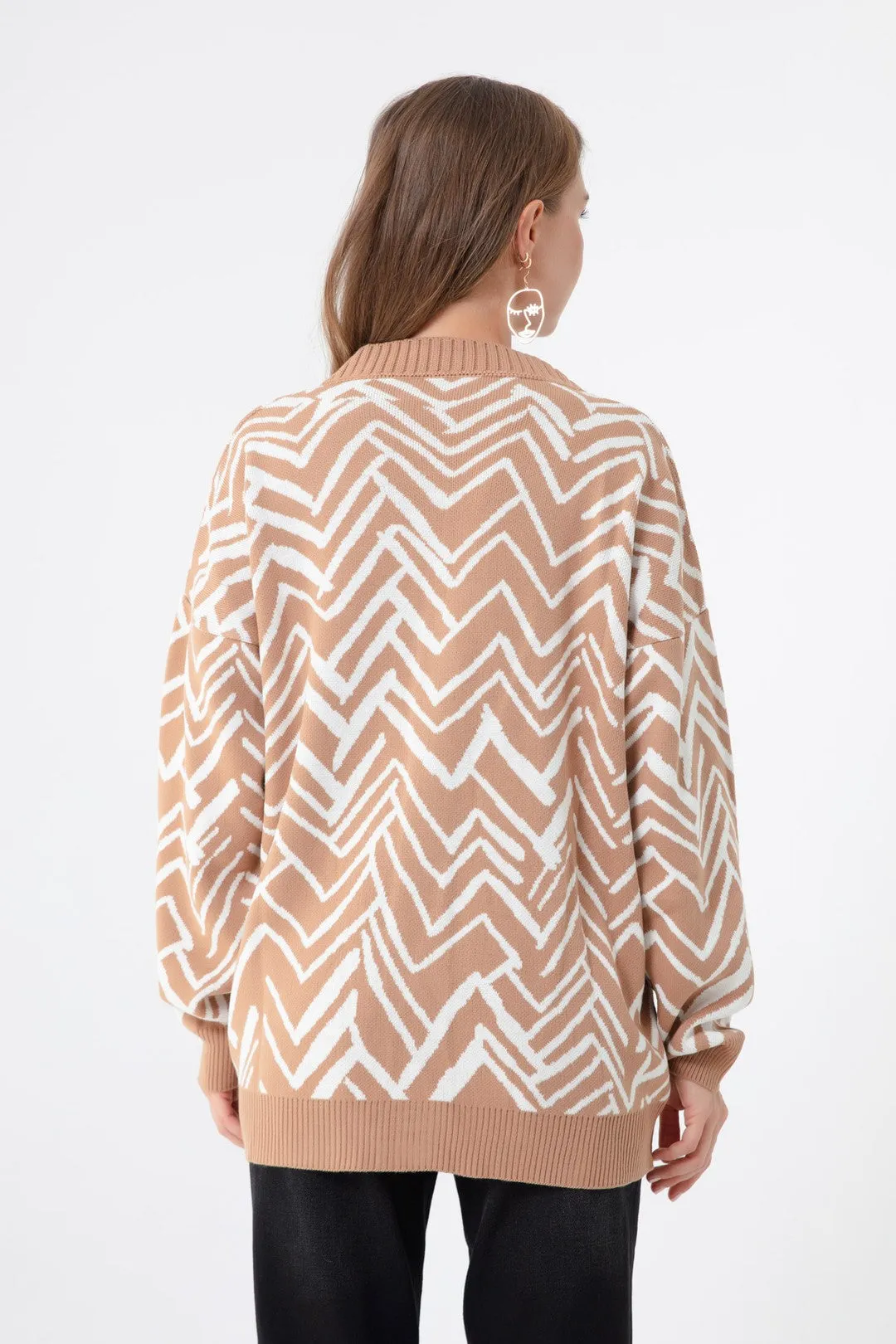 Female Zigzag Pattern Knitwear Cardigan