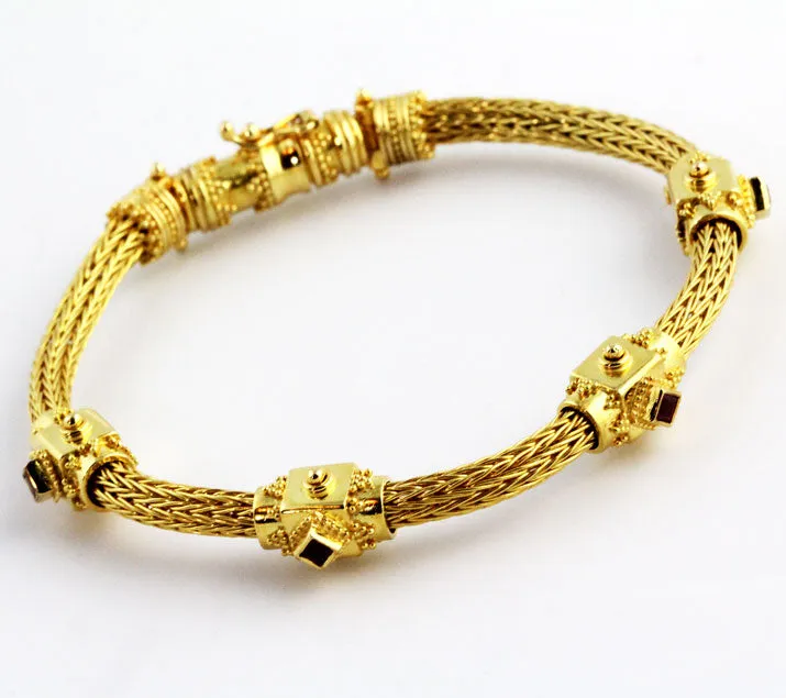 Protection of Hera Gold Chain Bracelet