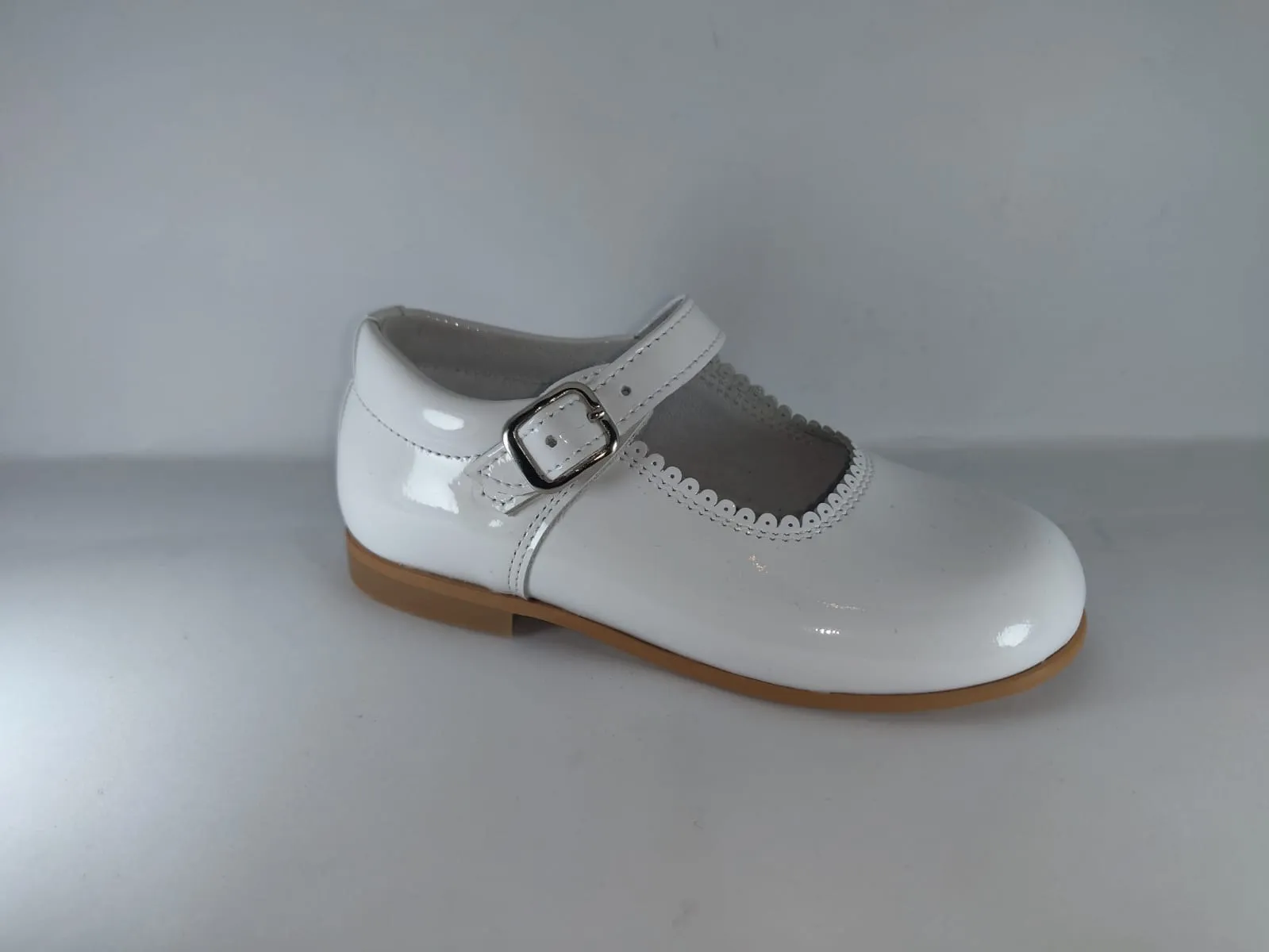 Shawn & Jeffery Girls White Patent Leather Classic Mary Jane