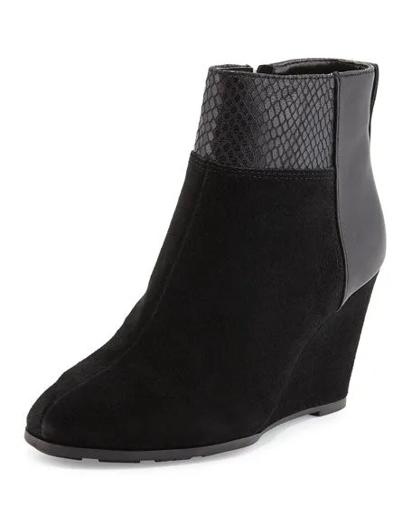 Tahari Women's •Sutton• Wedge Bootie 10M Black leather