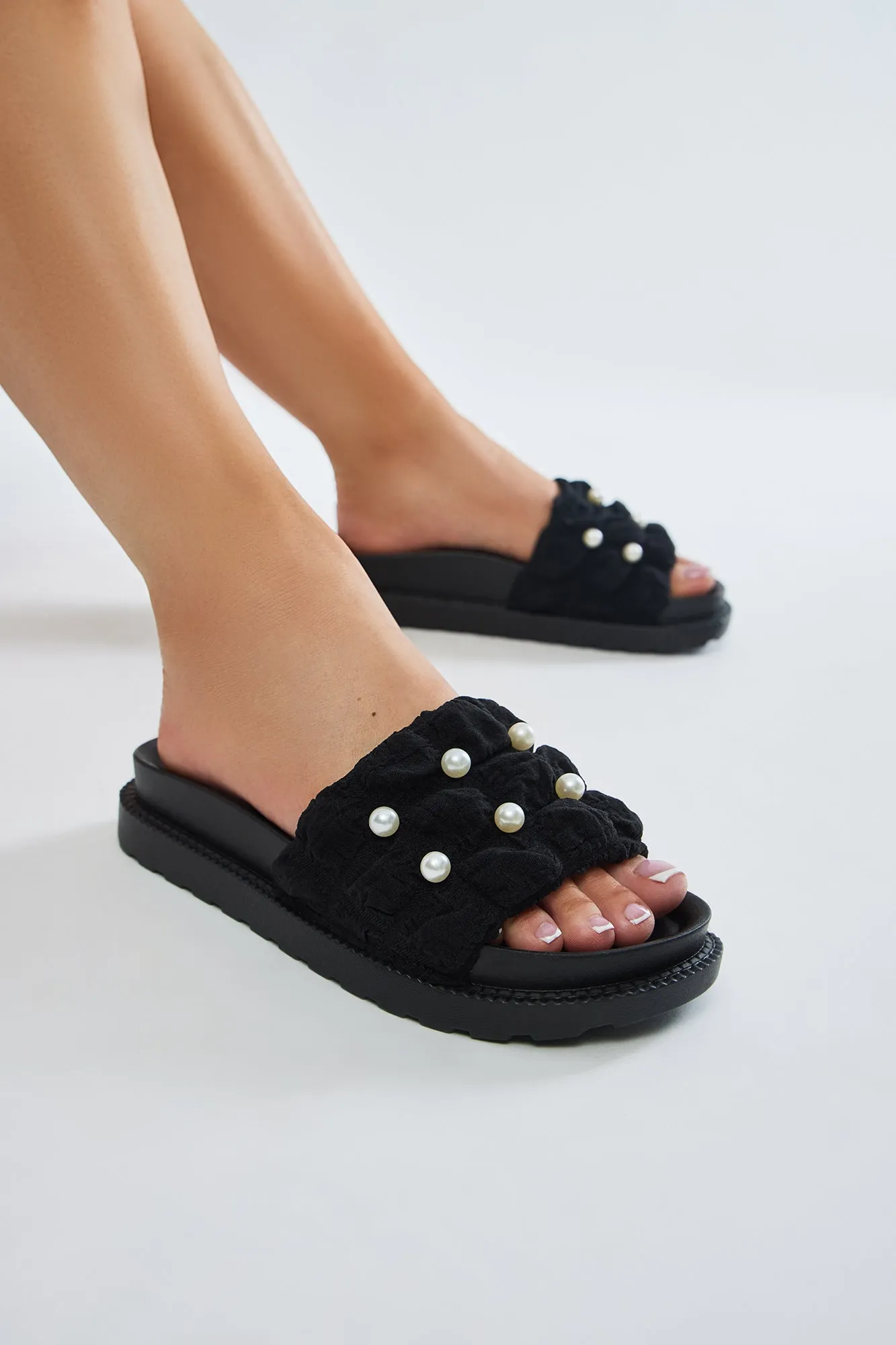 Tiana Pearl Platform Slides - Black