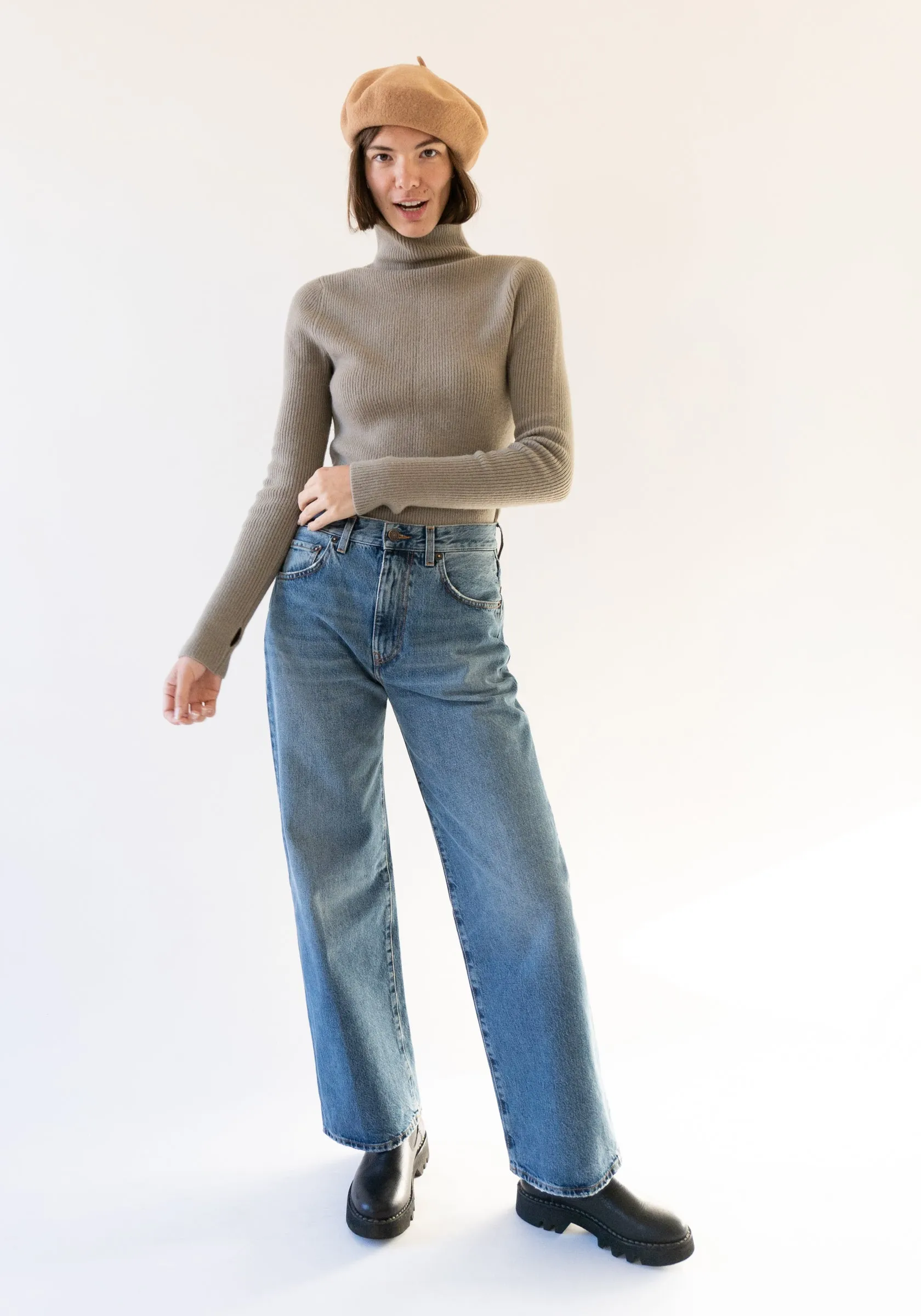 Wide Jean in Worn Medium