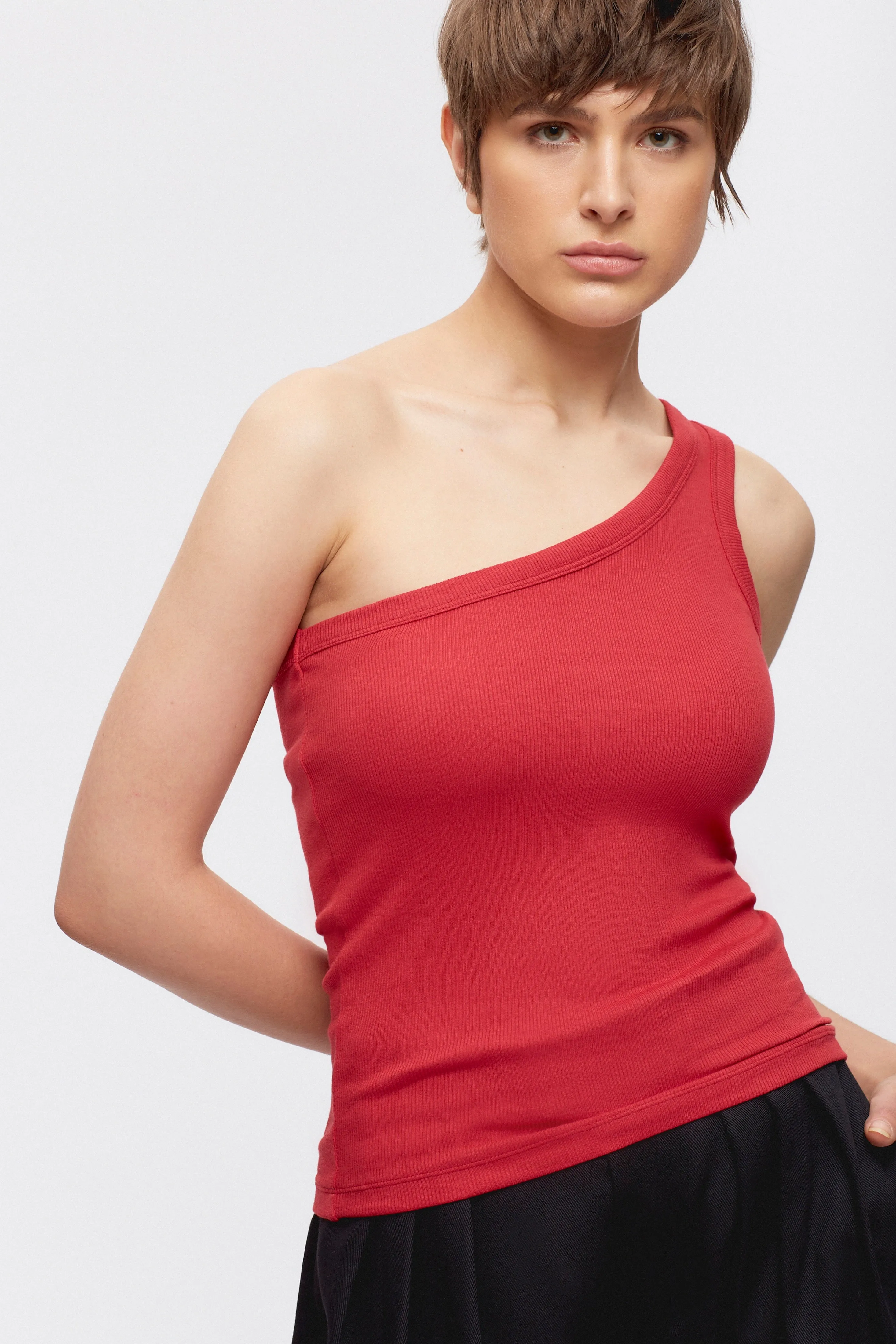 Women's Mariam Tank in Jester Red